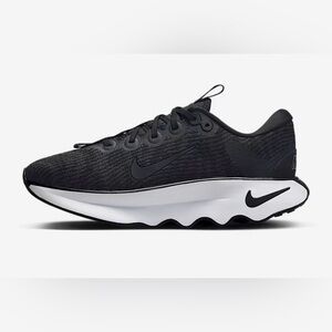 🖤NIKE MOTIVA BLK/ WHT SHOES SIZE 10🖤